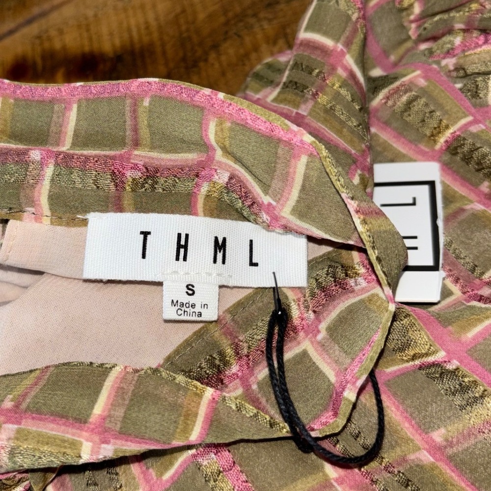 NWT THML Womens Olive Green Blush Plaid Puffer Sleeve Tie Closure Blouse Small - Picture 5 of 8